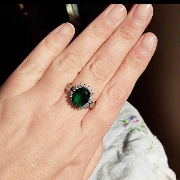 Emerald Sterling Silver Statement Ring - Picture 2 of 7